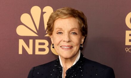 Ce que Julie Andrews est vraiment dans les coulisses – comme Sound of Music Legend a 90 ans – exclusif