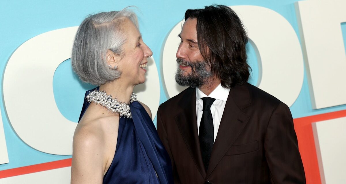 Keanu Reeves fait un commentaire rare sur le « mariage » avec sa petite amie de longue date lors de son apparition sur le tapis rouge du PDA