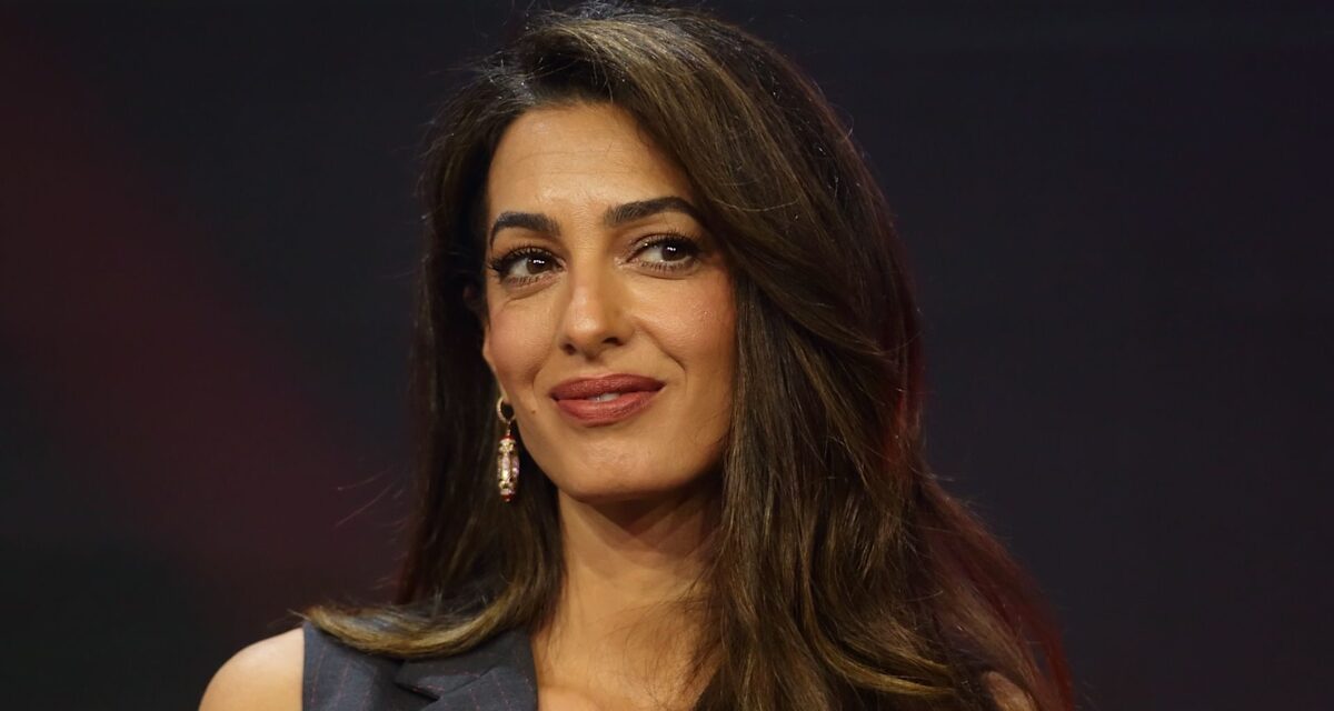 Les cuissardes noires d&rsquo;Amal Clooney sont un sauveur automne/hiver