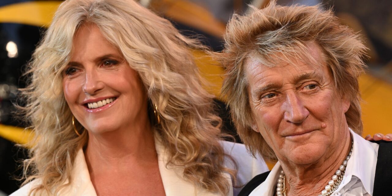 Exclusif: Penny Lancaster révèle la leçon de Rod Stewart pour 2 fils sur le fait d&rsquo;être un «vrai homme»