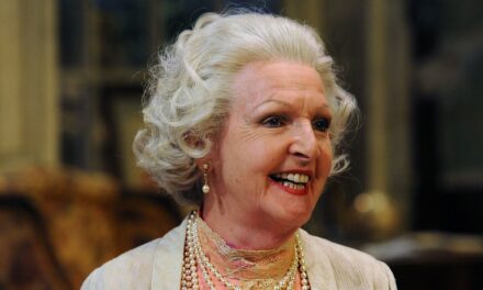 Le manoir de Penelope Keith loin des projecteurs avec son mari détective