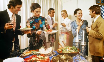 10 aliments de base des repas des années 1970 qui ont discrètement disparu du menu – et si vous pouvez encore les acheter aujourd&rsquo;hui