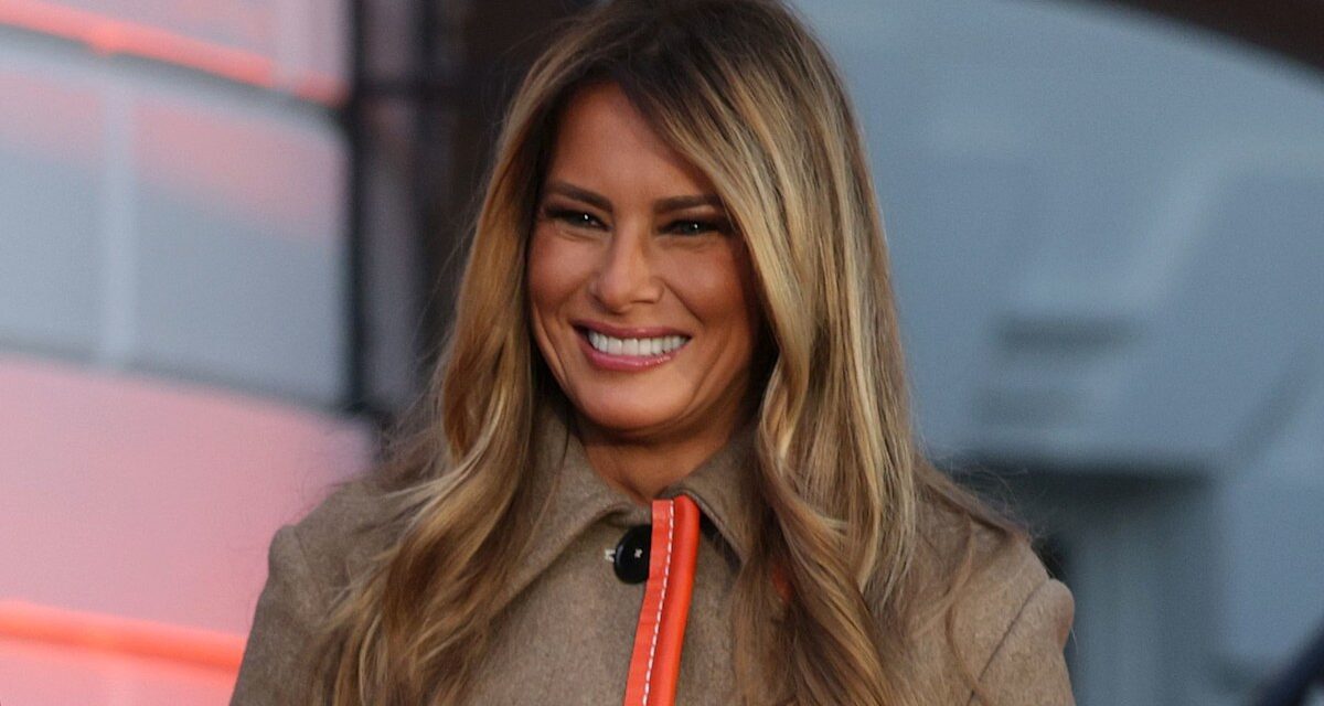Melania Trump passe en mode maman lors de l&rsquo;événement d&rsquo;Halloween à la Maison Blanche