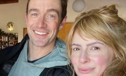 Rencontrez Jennifer Wade, l&rsquo;épouse de l&rsquo;actrice de la star Hallmark Robert Buckley