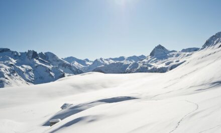 Skier en fin de saison : est-ce risqué ? J&rsquo;ai visité La Plagne en avril et voici ma critique honnête.