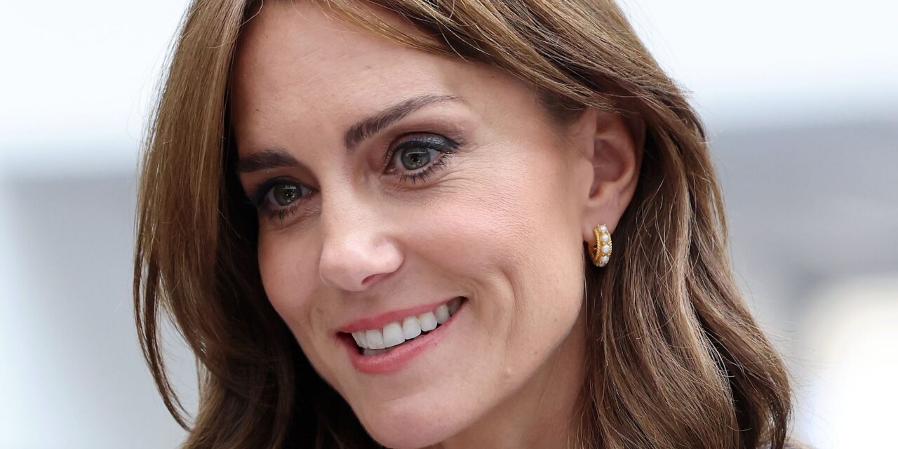 La princesse Kate est une royale « discrètement intrépide » avec les cols en V profonds les plus audacieux