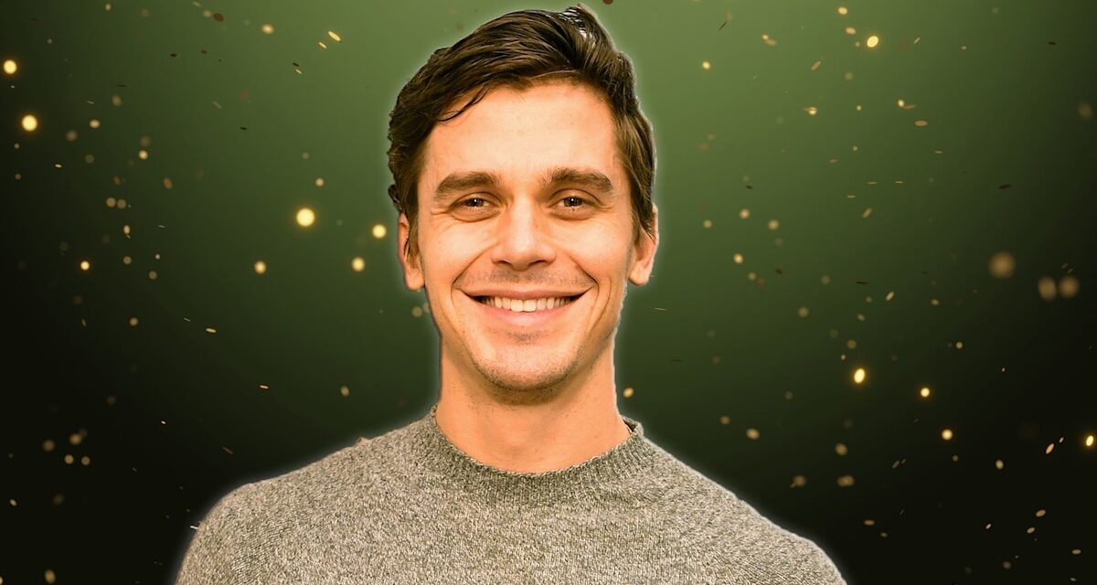 Le simple conseil en 5 mots d&rsquo;Antoni Porowski de Queer Eye pour la période des fêtes — exclusif