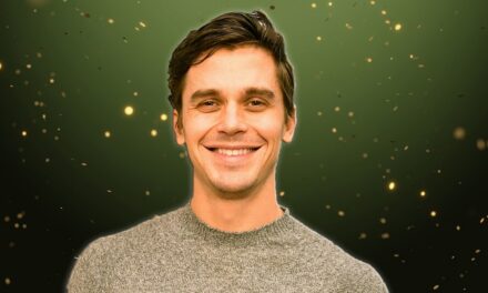 Le simple conseil en 5 mots d&rsquo;Antoni Porowski de Queer Eye pour la période des fêtes — exclusif
