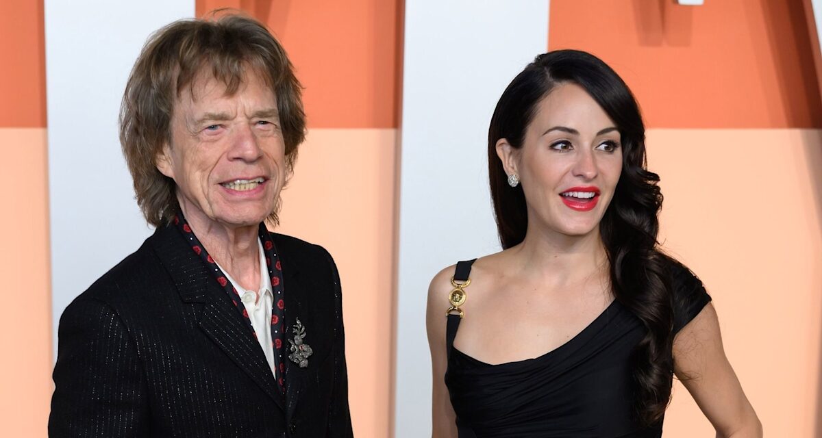 Mick Jagger, 82 ans, a l&rsquo;air tellement adoré avec sa fiancée Melanie Hamrick, 38 ans, dans une rare apparition sur le tapis rouge