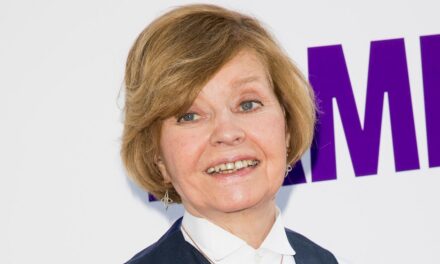 Dernière apparition publique de Prunella Scales avant sa mort à 93 ans