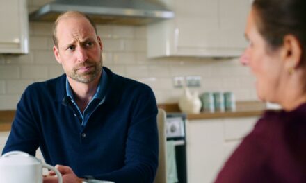 Le prince William a ému aux larmes lors d&rsquo;une conversation émouvante avec sa mère qui a perdu son mari par suicide