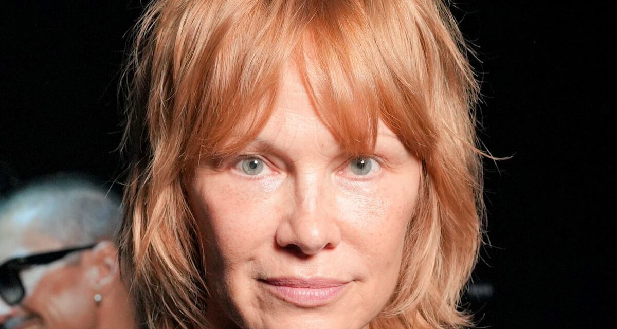 Pamela Anderson fait tourner les têtes avec son nouveau look décalé lors de sa dernière sortie