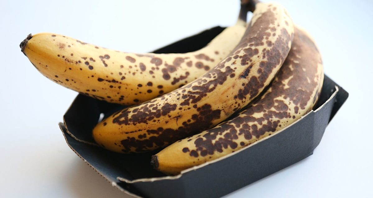Pourquoi les bananes brunissent si vite – et l’astuce simple pour l’arrêter
