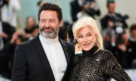 Hugh Jackman fait un commentaire rare sur les enfants qu&rsquo;il partage avec son ex Deborra alors qu&rsquo;il confirme sa relation avec Sutton Foster