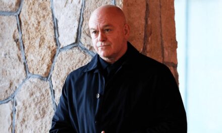 Les téléspectateurs de Netflix sont « collés » au thriller en 4 parties avec la star de Line of Duty