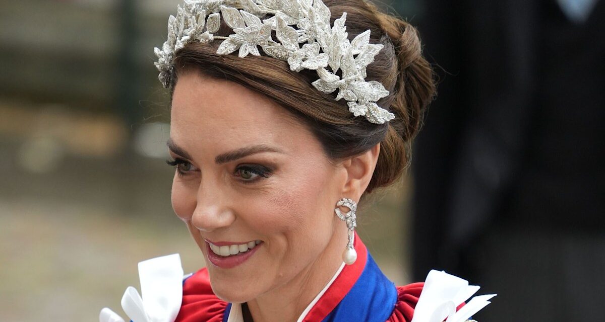Les robes de couronnement les plus à couper le souffle portées par Kate Middleton, la princesse Catharina-Amalia et d&rsquo;autres Royals