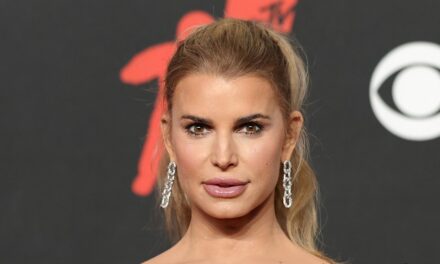 Jessica Simpson subit une transformation majeure en chirurgie plastique pour le rôle de All&rsquo;s Fair