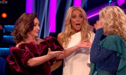 La star de Strictly Come Dancing a ému aux larmes après avoir marqué l&rsquo;histoire du spectacle