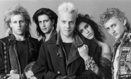 Où se trouvent aujourd’hui les stars de The Lost Boys – y compris la grande dame multimilliardaire