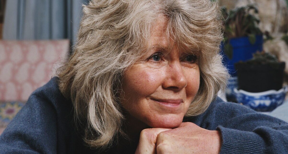 L&rsquo;incroyable maison de campagne de Dame Jilly Cooper qui pourrait revenir à 2 enfants après la mort « inattendue » de la star