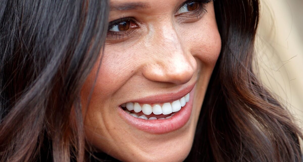 Meghan Markle n&rsquo;a jamais porté une «  robe nue  » complète – mais elle est venue très près