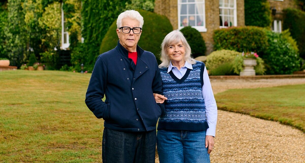 L&rsquo;auteur à succès Ken Follett sur l&rsquo;écriture, son amour pour sa femme Barbara et son très célèbre compagnon de groupe