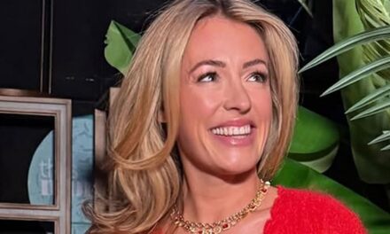 La robe inspirée de la créatrice de Cat Deeley est la preuve qu&rsquo;une mini-robe est un classique, quel que soit votre âge