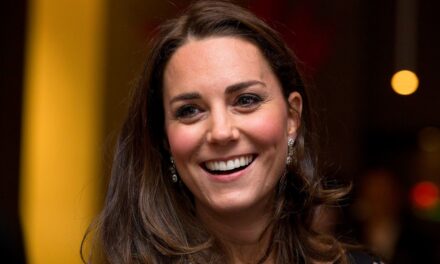 La robe de maternité découpée de Kate Middleton au milieu de la grossesse de la princesse Charlotte « a marqué un tournant »