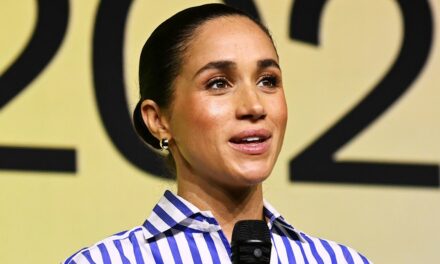 Meghan Markle impressionne par le retour de Ralph Lauren qu&rsquo;elle portait lors d&rsquo;une sortie entre filles avec Kate Middleton