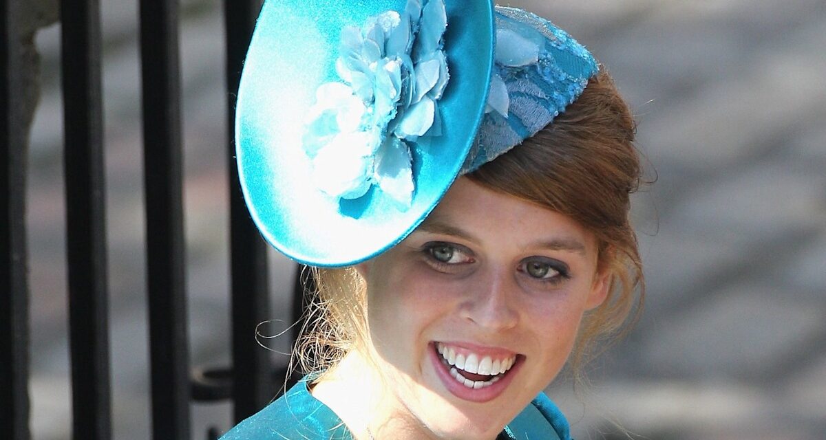 La mini-robe « éthérée » d&rsquo;invitée au mariage de la princesse Béatrice a volé la scène