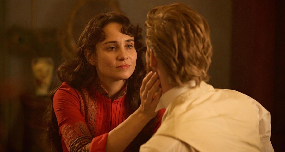 Les téléspectateurs font l&rsquo;éloge d&rsquo;un nouveau drame historique en 6 épisodes « brillant » avec la star de Downton Abbey