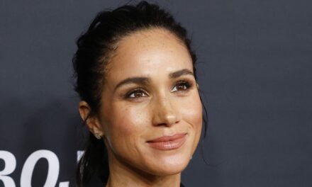 Regardez le moment où Meghan Markle est sortie du scénario avec son discours de remise des prix