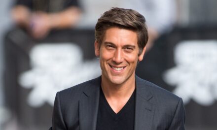 David Muir d&rsquo;ABC célèbre une énorme nouvelle avec une déclaration audacieuse
