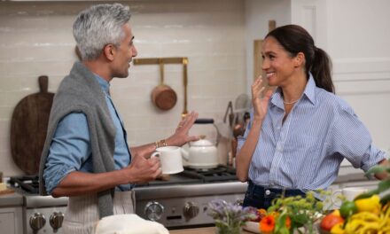 L&rsquo;apparition de Tan France dans la série Netflix de Meghan Markle a été une « grande surprise » pour le casting de Queer Eye – exclusif