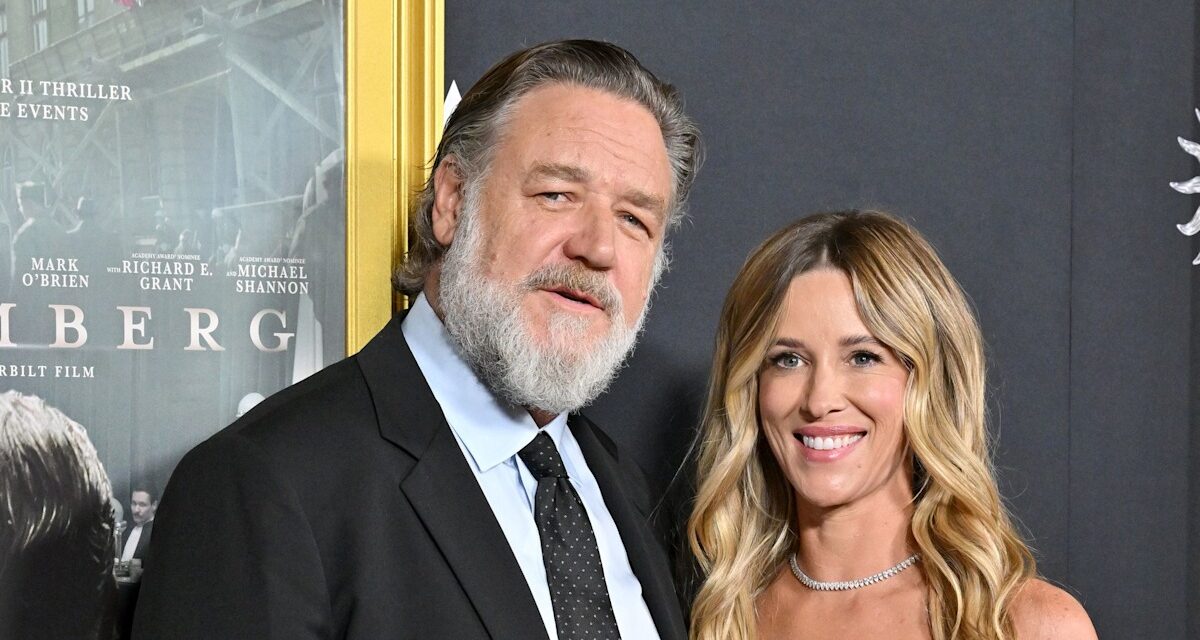 Terri Irwin offre un aperçu rare de la romance de Russell Crowe avec sa fiancée Britney, 33 ans – en exclusivité