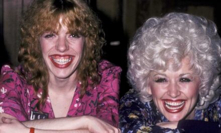 La sœur de Dolly Parton donne une mise à jour au milieu des difficultés de santé: «  Elle ne se sentait pas mieux  »