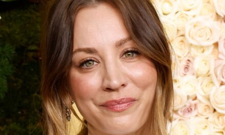 Kaley Cuoco et sa « plus douce petite famille » célèbrent l&rsquo;automne – voir les photos