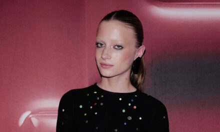 Kai Schreiber, la fille de Naomi Watts, profite d&rsquo;une sortie agréable à New York avec un homme mystérieux