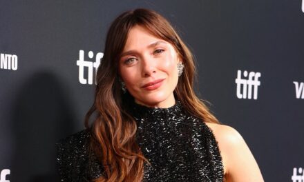 Elizabeth Olsen prépare un marathon de mode avec sa dernière évolution de carrière