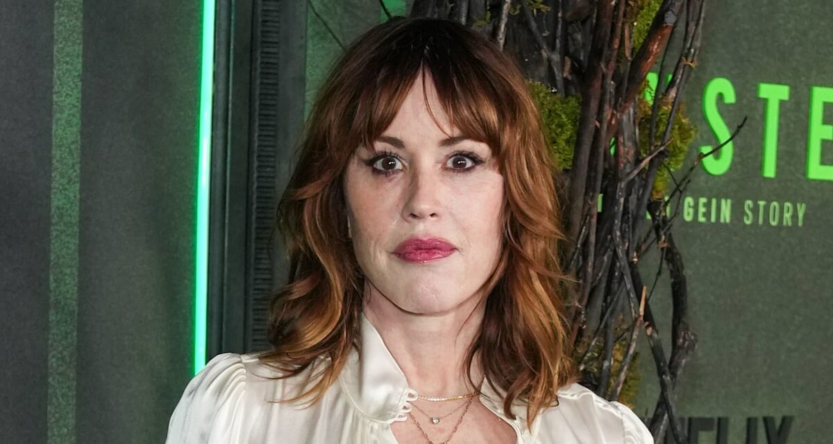 L&rsquo;apparition de l&rsquo;actrice de Molly Ringwald fait que les fans disent la même chose dans de nouvelles photos