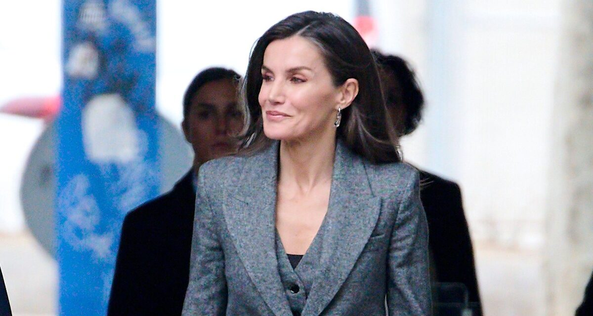 La reine Letizia porte à nouveau un look Mango puissant pour la quatrième fois en 2025
