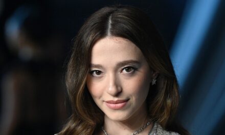 Mikey Madison donne une touche de dentelle à la tendance des robes nues – et lance la transformation des cheveux avec elle