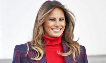 Melania Trump veut maintenir vivantes les traditions des fêtes de la Maison Blanche malgré la démolition de l&rsquo;aile Est (Exclusif)