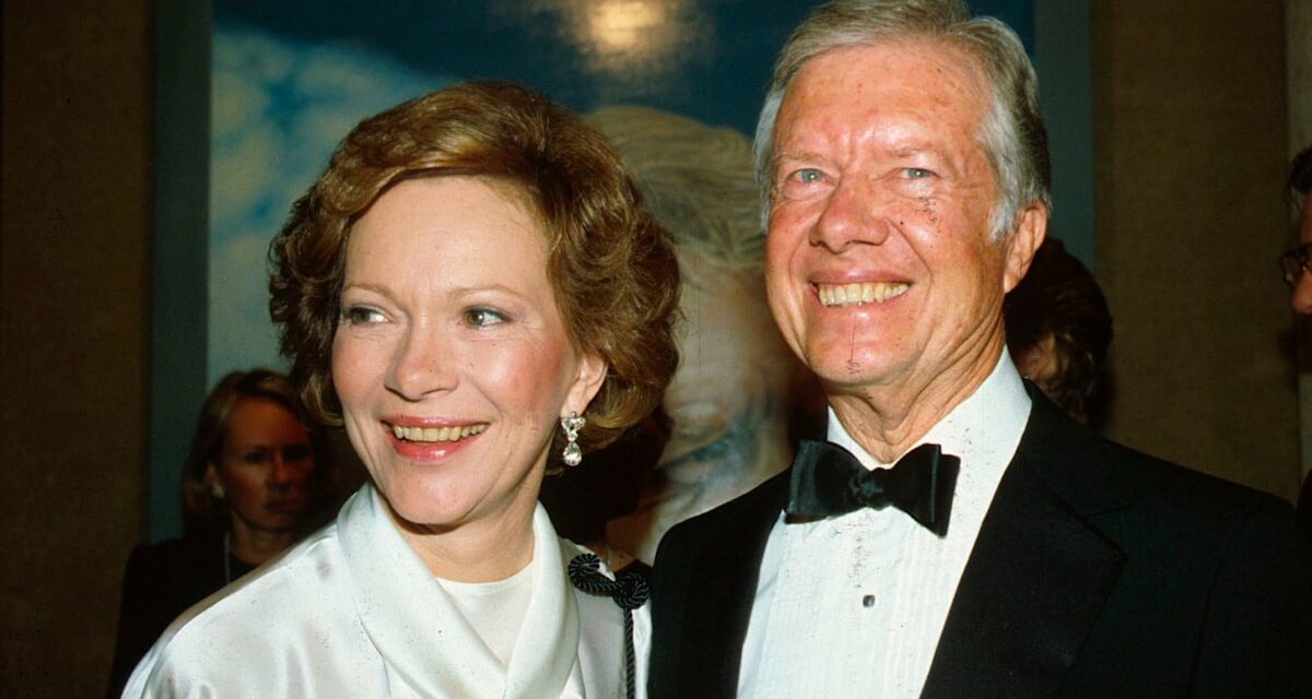 Chip Carter, le fils de Jimmy Carter, parle des « grandes choses » que ses parents lui ont apprises et de la façon dont il veut qu&rsquo;on se souvienne d&rsquo;elles — Exclusif