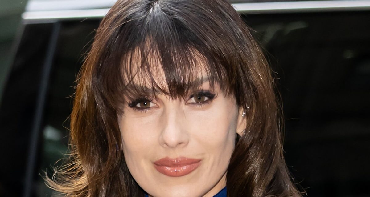 Hilaria Baldwin de DWTS révèle les blessures à la tête d&rsquo;un accident de douche dans une nouvelle vidéo: «  Typical Me Moment  »