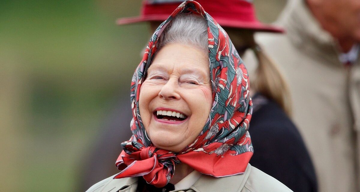 La défunte reine « taquinée » par Sir David Attenborough au domicile royal dans une vidéo refaite surface