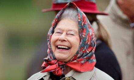 La défunte reine « taquinée » par Sir David Attenborough au domicile royal dans une vidéo refaite surface