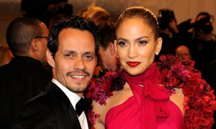 Jennifer Lopez fait de rares commentaires sur son ex-mari Marc Anthony : « Je n&rsquo;en ai pas parlé depuis 20 ans »