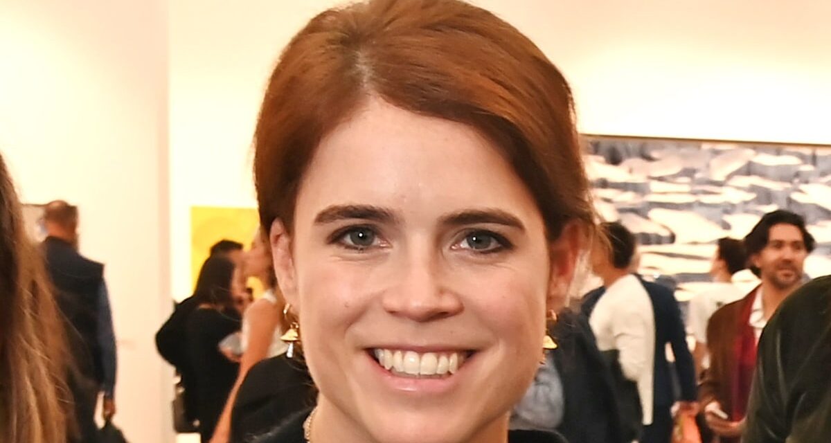 La princesse Eugénie opère sa magie sur un look entièrement noir avec une jupe Zara