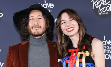 Tout sur YouTuber Markiplier: de la partenaire de longue date Amy Nelson, il vient de se marier à sa valeur nette